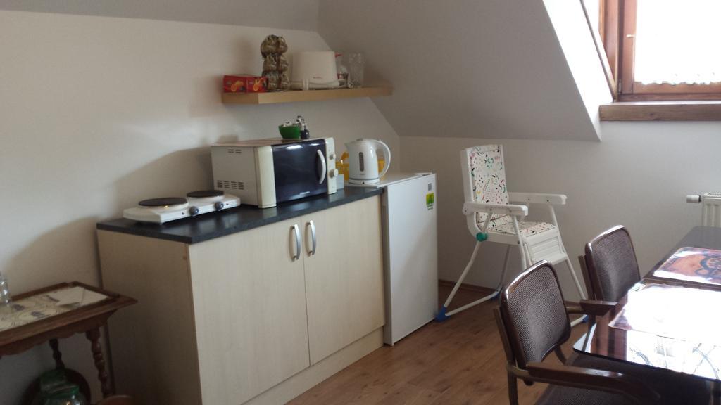 Hanna Szobai Tarcal Kamer foto